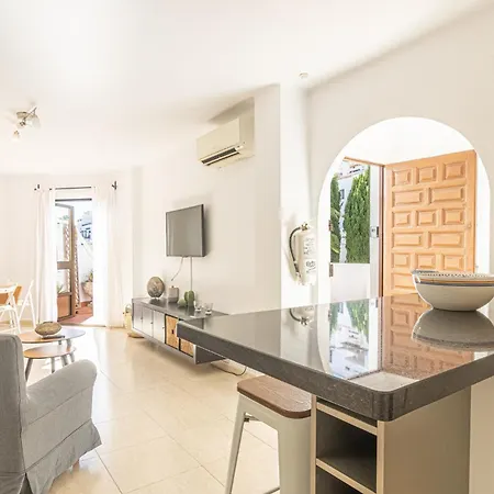 Capistrano Playa, 2 Bedroom & Free Wi-fi Apartment Nerja